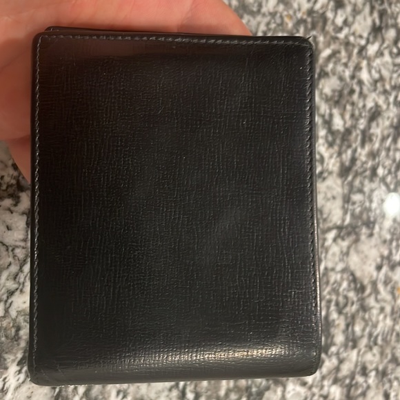 Used Gucci wallet Black w. Silver G Logo.  Still in great condition. - Picture 2 of 8